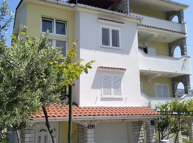 Apartments Mlacovic
