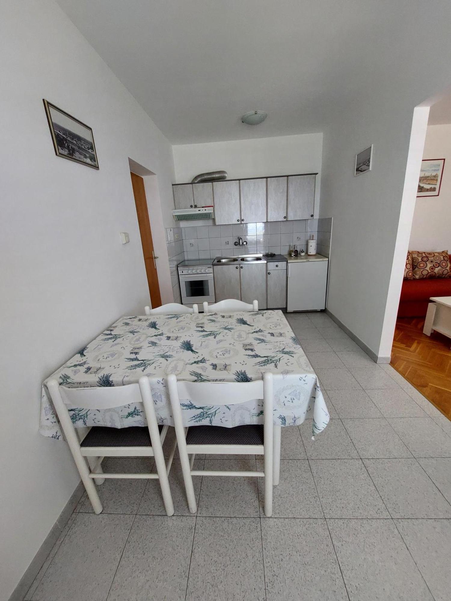 Apartment Mlacovic Rab Town