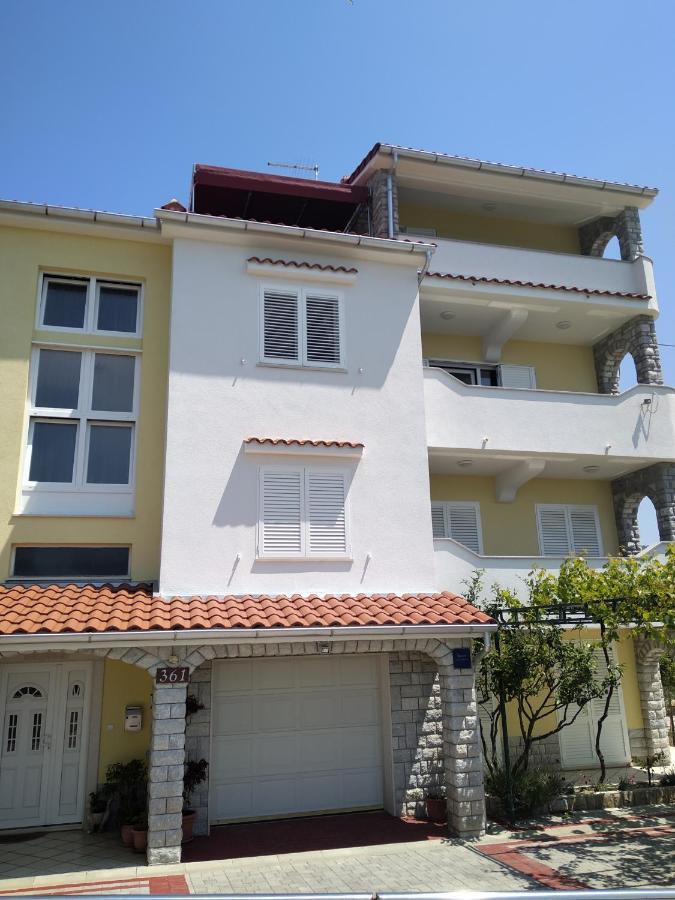 Mlacovic Apartment